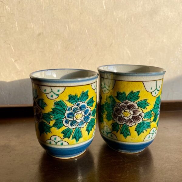 Hand-Painted Kutani Yunomi Pair — Yoshidaya Peony — Bizan Kiln
